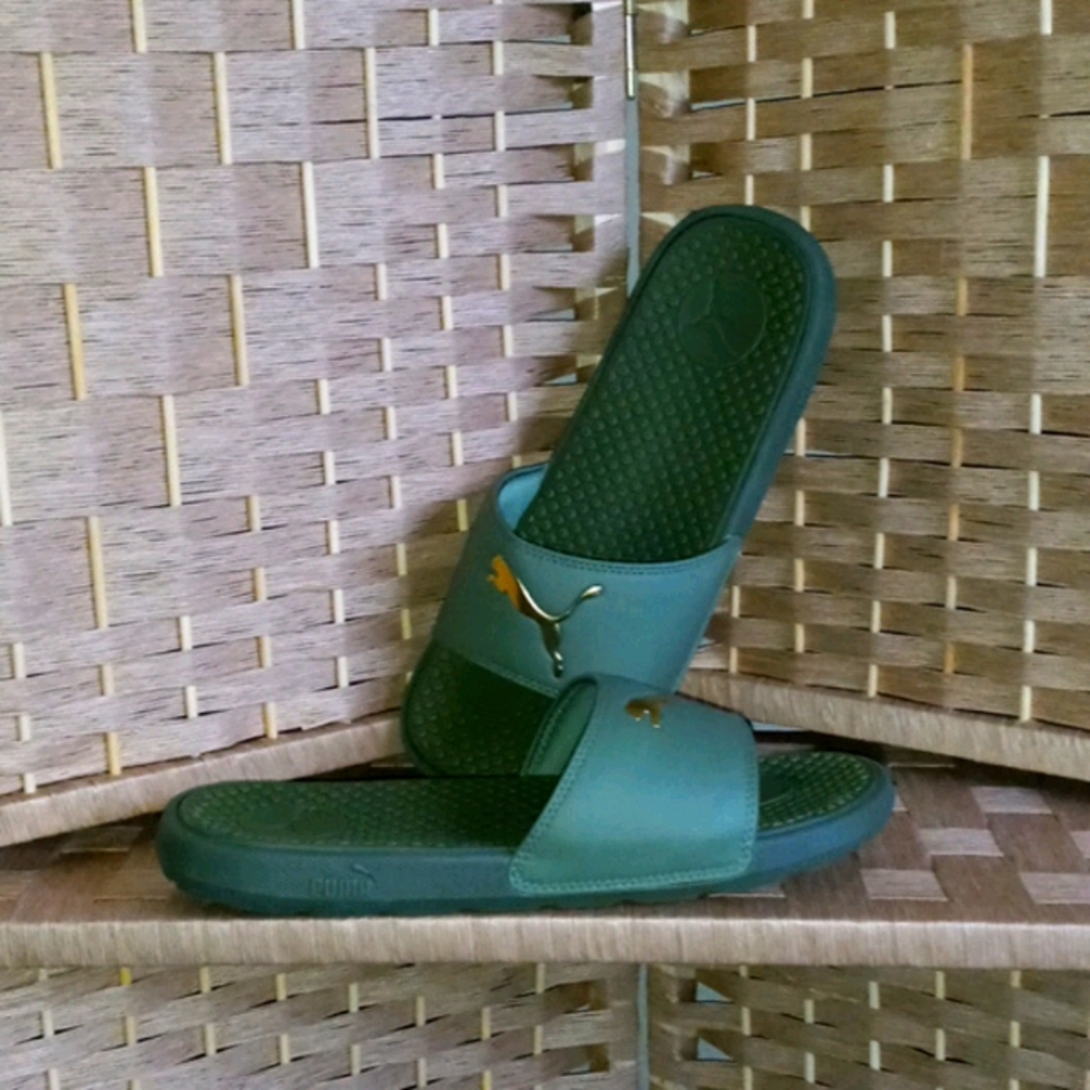 Size 9 puma slides